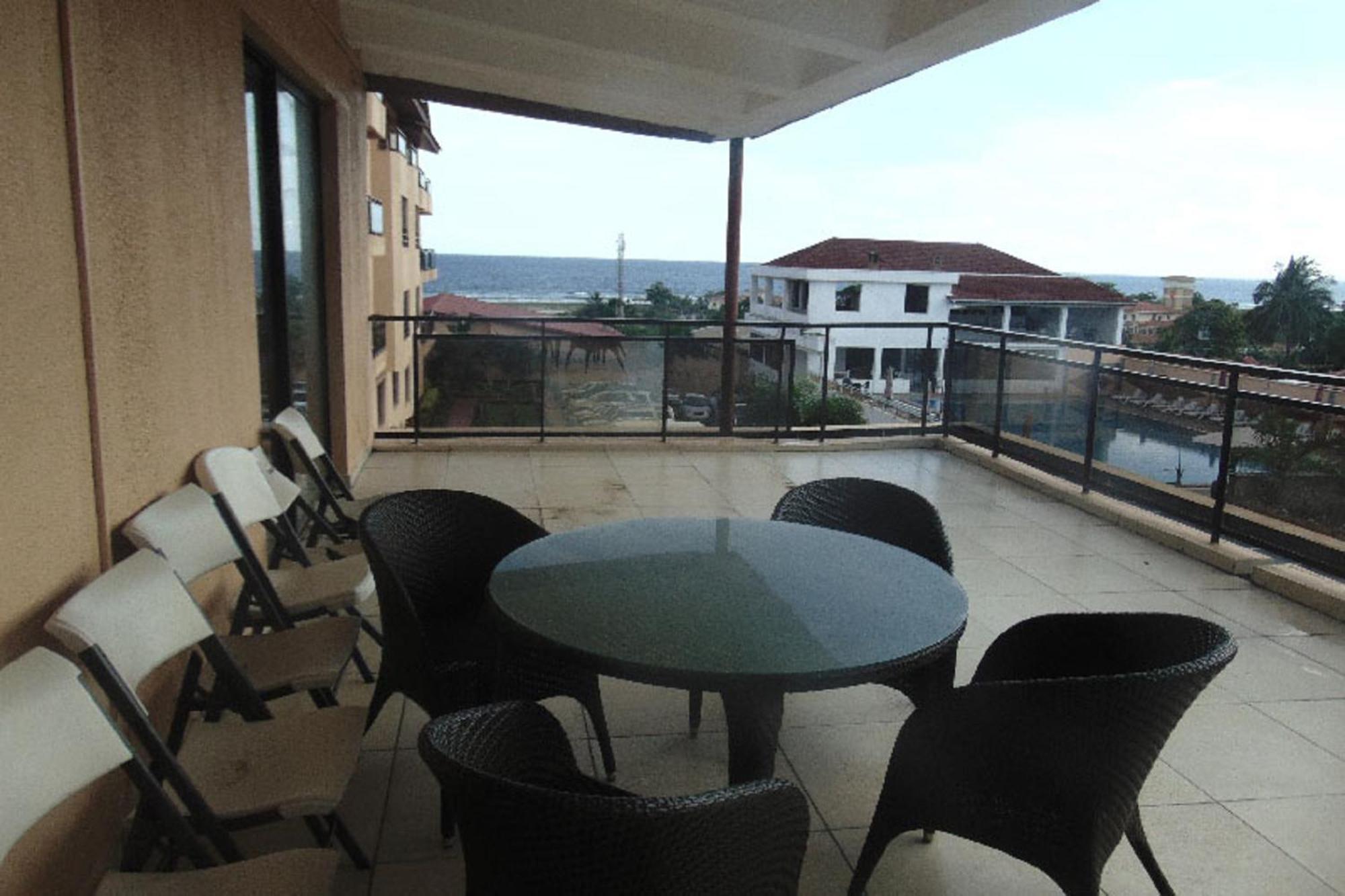 Palm Spring Resort Monrovia Exterior foto